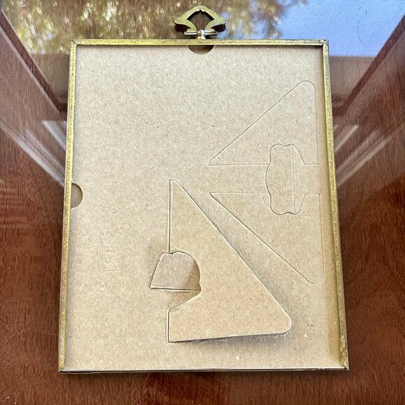 Vintage Brass-Tone 8x10 Picture Frame with Ornate Top Detail - Picture 14 of 15